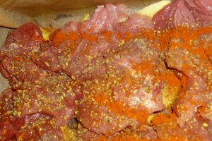 Carne de porc cu cartofi la cuptor