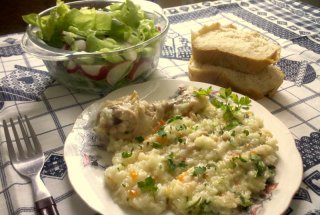 Pilaf cu pui la tuci