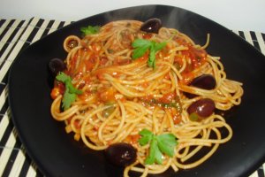 Spaghetti integrale alla puttanesca