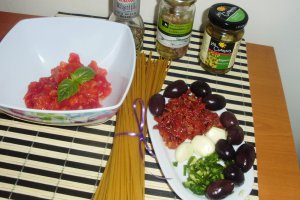 Spaghetti integrale alla puttanesca