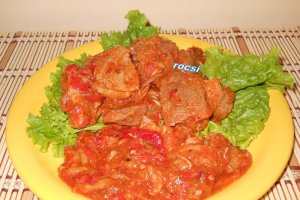 Mancare de muschi de porc cu ardei copti