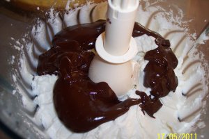 Cheesecake triplu ciocolatos