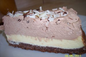 Cheesecake triplu ciocolatos