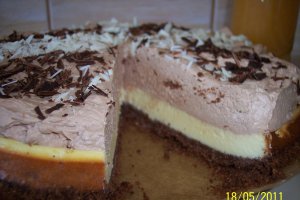 Cheesecake triplu ciocolatos