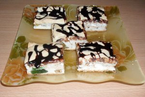 Prajitura cu nuca, ciocolata, rahat