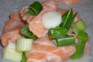 Cuiburi de somon aromate cu arpagic verde