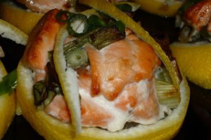 Cuiburi de somon aromate cu arpagic verde