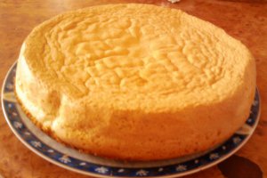 Tort cu alune de padure si mascarpone