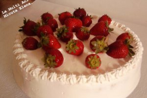 Tort cu alune de padure si mascarpone