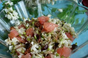 Salata din flori de salcam