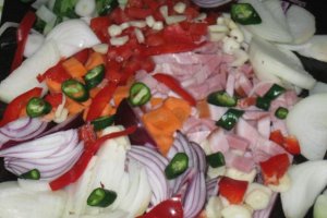 Spaghetti cu carne si legume