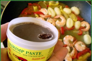 Gnocchi cu pesto si creveti