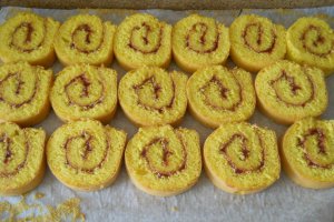 Banana roll cake