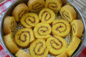 Banana roll cake