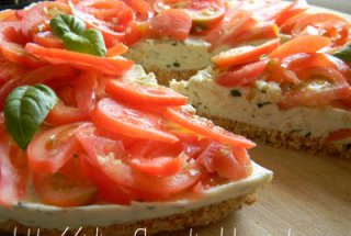 Cheesecake cu rosii si busuioc