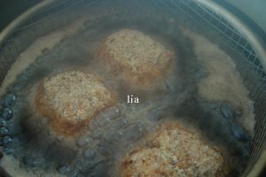 Pane-uri de ciuperci umplute