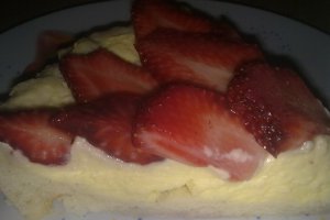 Tarta cu mascarpone si capsuni.