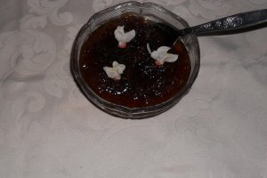 Dulceata din flori de salcam