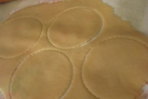 Sombrero cu rubarbura ,fructe de padure si piersici ....desert pentru Ruxy