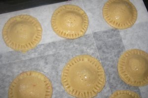 Sombrero cu rubarbura ,fructe de padure si piersici ....desert pentru Ruxy