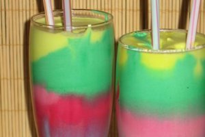 Cocktail "curcubeu" de lamaie