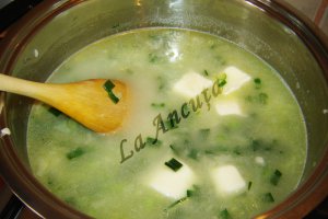 Orez cu ceapa verde si marar
