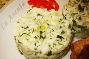 Orez cu ceapa verde si marar