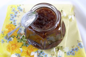 Dulceata din flori de salcam