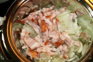 Jambon de porc la cuptor cu cartofi noi