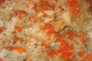 Rata pe varza la cuptor in vas de lut