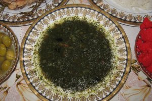 "Mlukhieh"-Supa de iuta cu pui-specific tarilor arabe