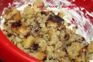 Tort de vanilie cu crema de ciocolata si cognac