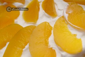 Tort de clatite cu sirop caramel