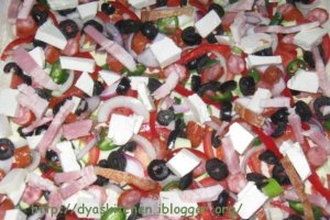Pizza cu rosii si dovlecei