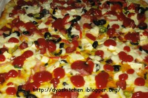 Pizza cu rosii si dovlecei