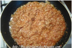 Margarete cu sos si carne