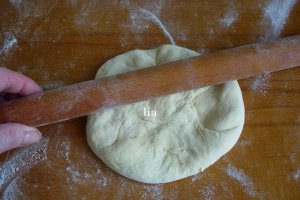 Placinte ardelenesti, umplute cu cartofi copti si aroma de ceapa
