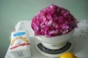 Dulceata de trandafiri
