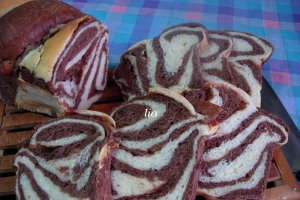 Cozonac zebra cu nutella