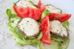 Salata de dovlecei cu mozzarella