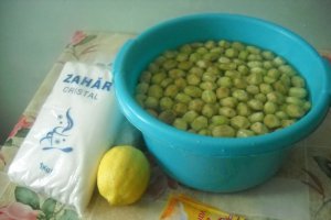 Dulceata de nuci verzi