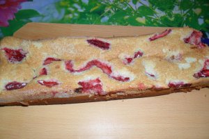 Chec din albusuri cu capsuni
