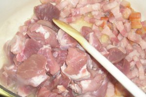 Mancare cu carne de porc,costita afumata,ghimbir si orez salbatic