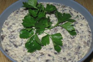 Salata de ciuperci cu piept de pui si patrunjel