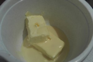 Prajitura lapte de pasare cu capsuni