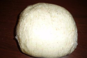 Saratele din iaurt cu feta si oregano