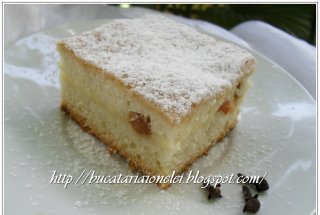 Reteta delicioasa de prajitura turnata cu branza si stafide