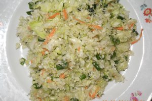 Salata de varza noua cu marar
