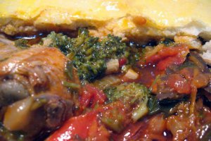 Pui cu legume şi un capac de pâine