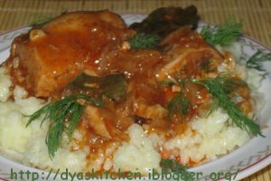 Pilaf cu piept de pui in sos